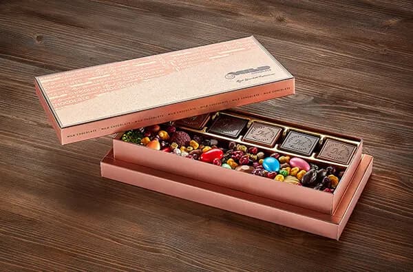 Spesiyal Karışık Lüks Hediyelik Çikolata Kutusu (650 gr)