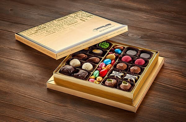Şık ve Lüks Hediyelik Spesiyal ve Draje Çikolata Kutusu (580 gr)