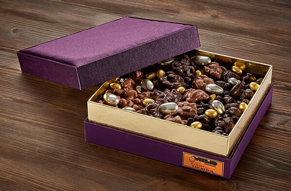İzmir Roche ve Drajeli Lüks Çikolata Kutusu (1250 gr)