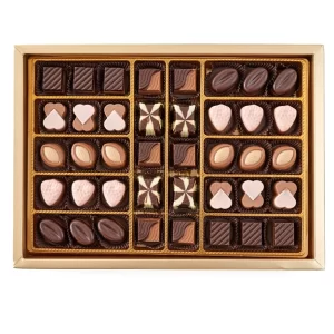 6 çeşit spesiyal çikolatayla dolu çikolata kutusu